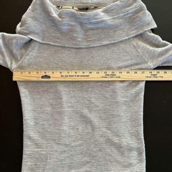 Dolan Left Coast gray cowl neck sweater size small - Picture 4 of 9
